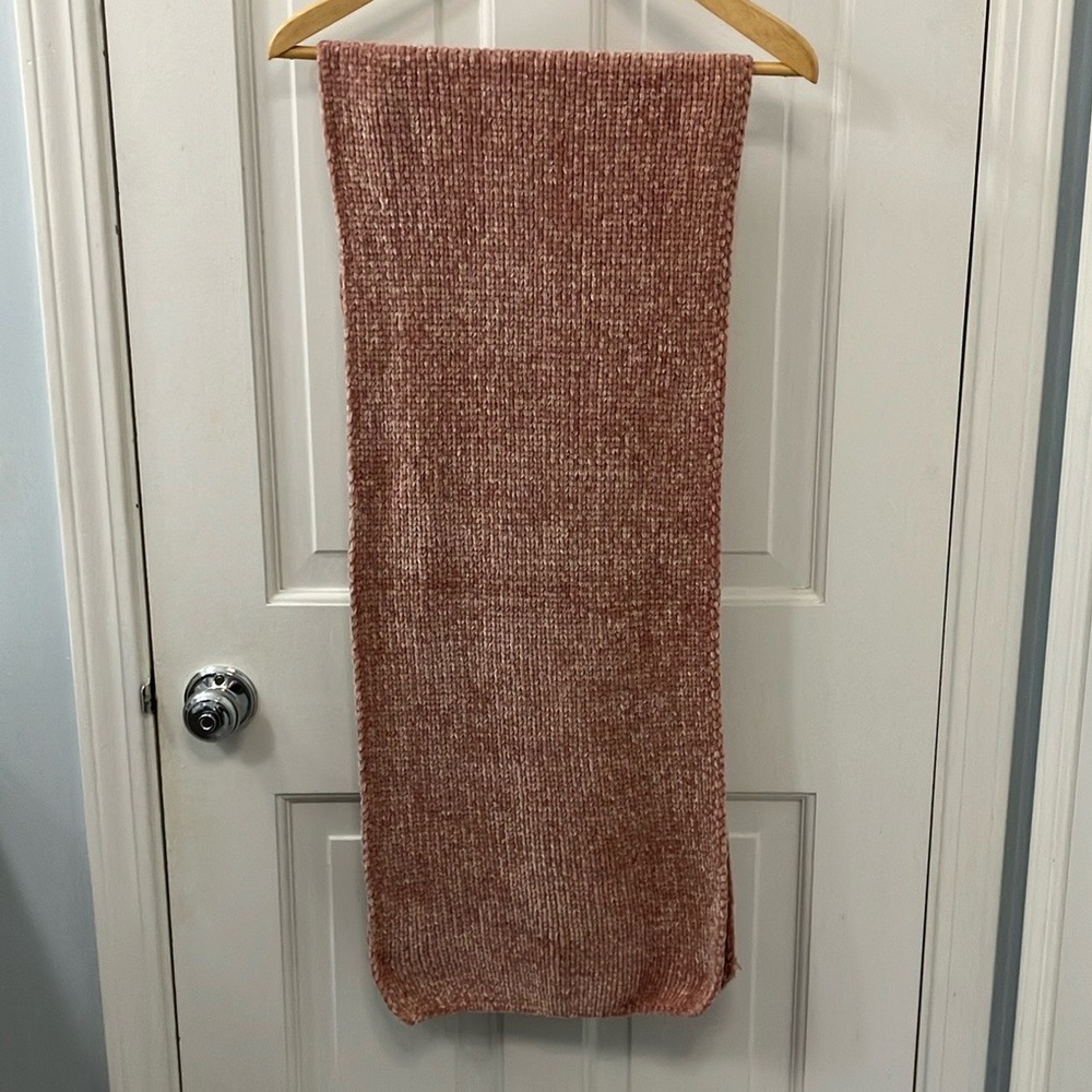Y2K baby pink winter scarf by GAP chunky knit soft OS